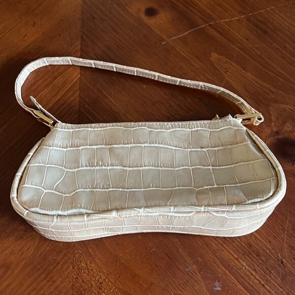 Kenneth Cole New York Gold Metallic Faux Leather Snakeskin Tiny Purse Evening - Picture 3 of 8